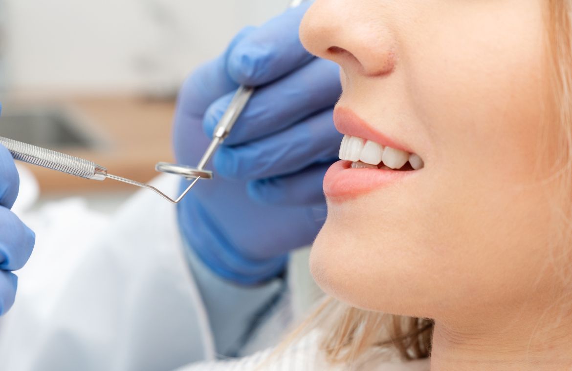 Prevenir la Pérdida Dental por una Sonrisa Completa